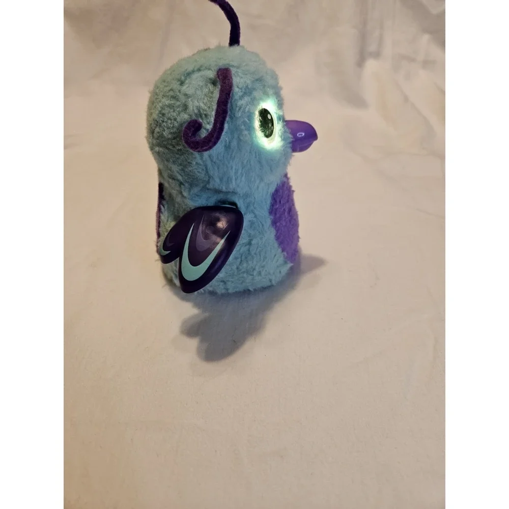 Hatchimals Spin Master Burtle Purple Blue Lights And Walks! Makes‎ Noises! Wings
